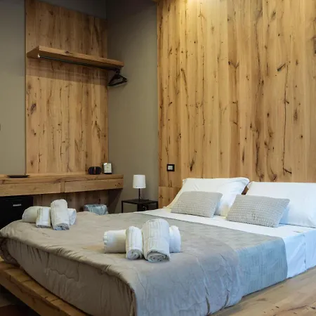 Bed and Breakfast Palazzo Lupinacci - Dimora Storica 4*