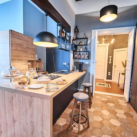 Palazzo Lupinacci - Dimora Storica 住宿加早餐酒店 科森扎