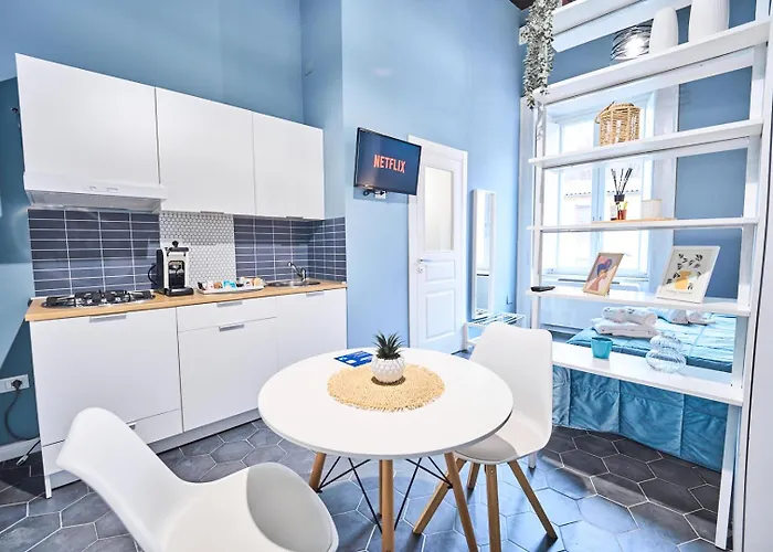 Palazzo Lupinacci - Dimora Storica 4*